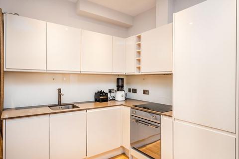 1 bedroom flat for sale, Staines Road West, Sunbury-On-Thames TW16