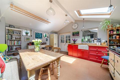 4 bedroom semi-detached house for sale, 17 Oak Street, Belle Vue, Shrewsbury, SY3 7RQ
