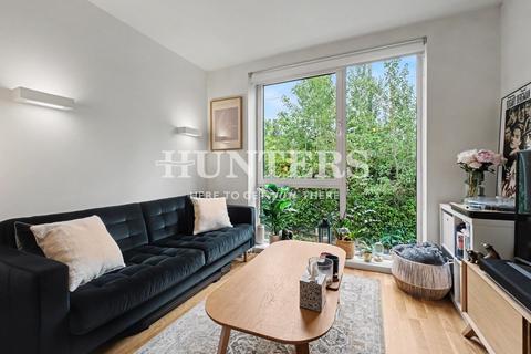 Oak Grove, Cricklewood, London, NW2