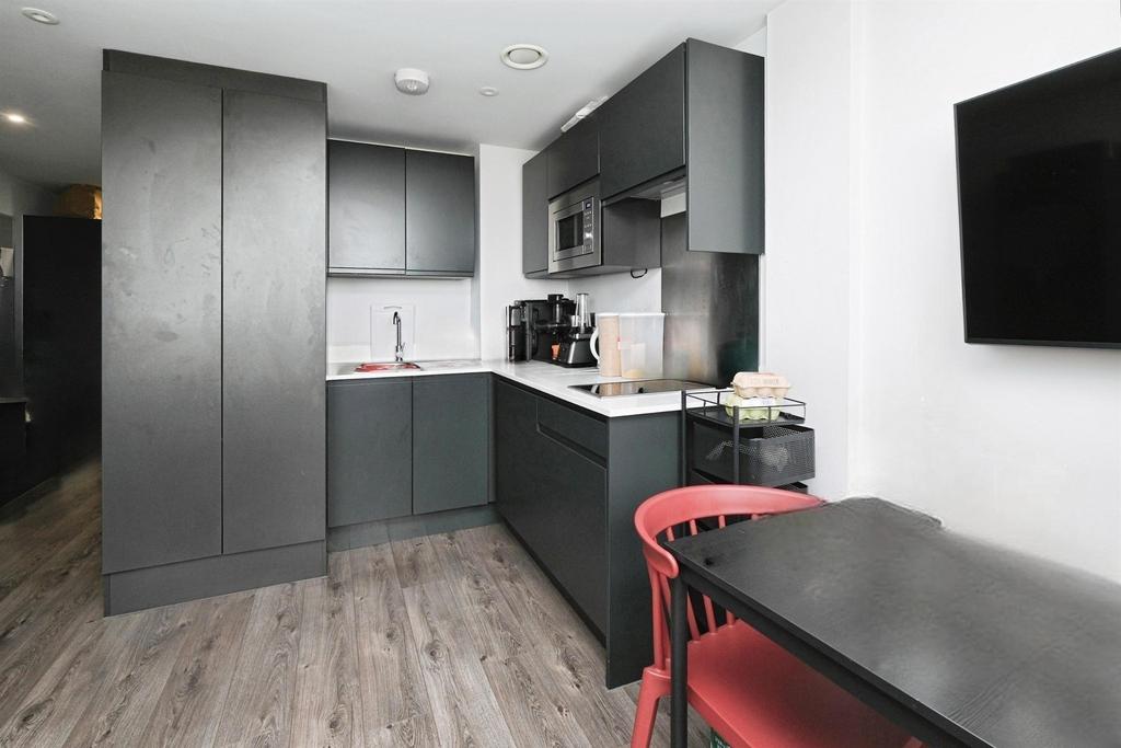 Apartment in Liverpool - View 2