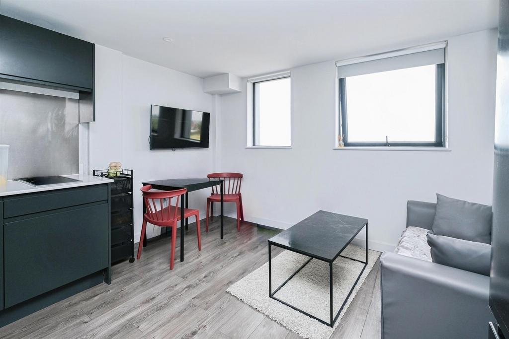 Apartment in Liverpool - View 4