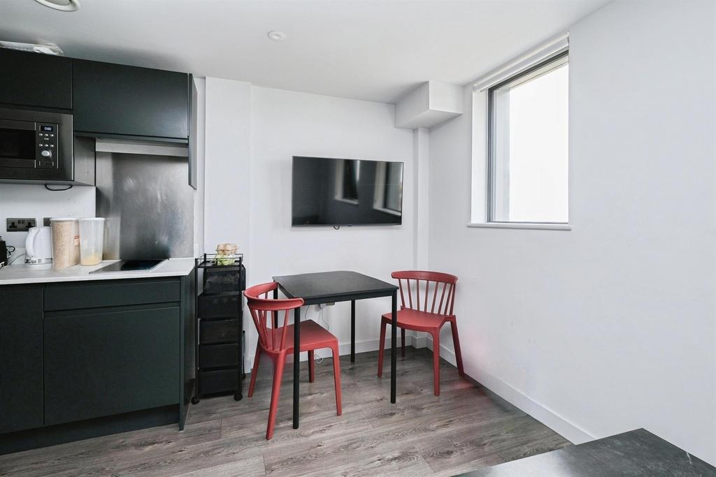 Apartment in Liverpool - View 5