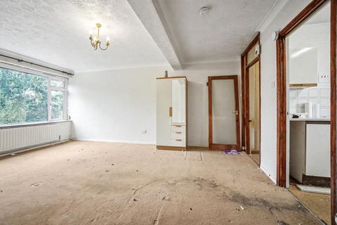 2 bedroom flat for sale, 89 Pine Lodge, Tonbridge Road, Maidstone, ME16 8TB