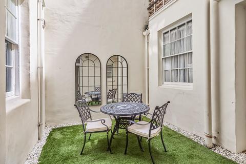 2 bedroom terraced house to rent, Chesham Street, Belgravia, London, SW1X