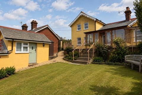 3 bedroom chalet for sale, Ashford Road, Fordingbridge, SP6 1BZ