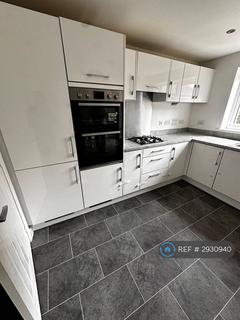 4 bed semi-detached house for rent in Chestnut Close, London, SE6