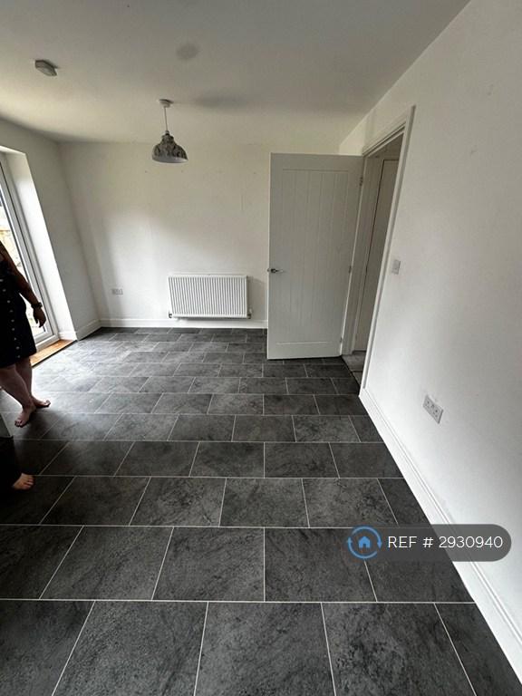 House in London - View 2