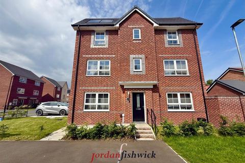 4 bedroom townhouse for sale, Sunnyside Close, Macclesfield