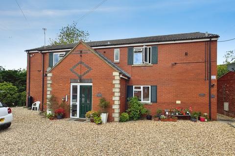 Studio to rent, Francis House, 272 Frome Road