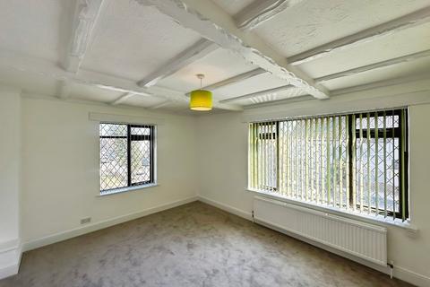 2 bedroom flat to rent, Stockingstone Road, Round Green, Luton, LU2