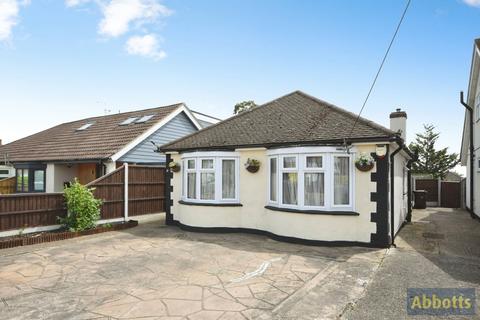 2 bedroom bungalow for sale, Clifton Avenue, Benfleet, Essex, SS7