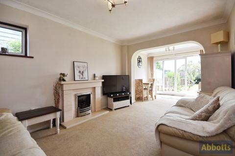 2 bedroom bungalow for sale, Clifton Avenue, Benfleet, Essex, SS7