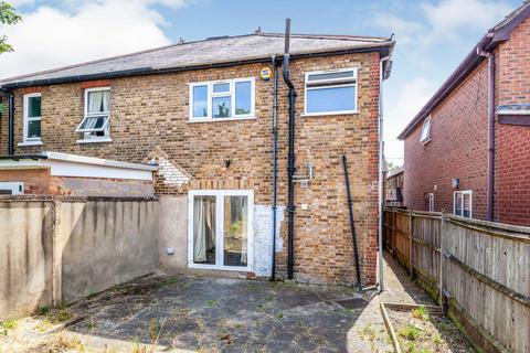 3 bedroom semi-detached house to rent, Boyn Valley Road, Maidenhead, SL6