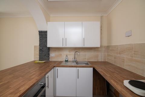 2 bedroom maisonette for sale, Ridgeway Court, Bentley Road North,