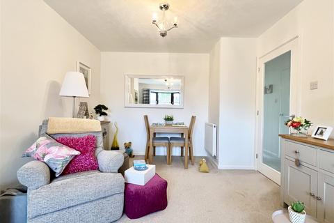 2 bedroom terraced bungalow for sale, Linden Glade, Stourbridge Road, Halesowen