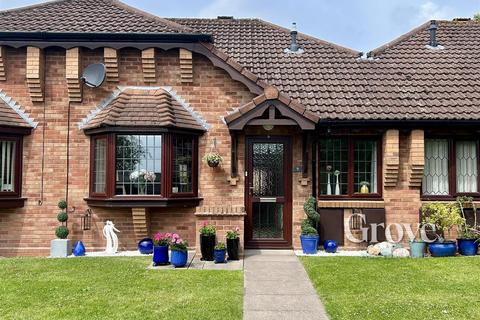 2 bedroom terraced bungalow for sale, Linden Glade, Stourbridge Road, Halesowen
