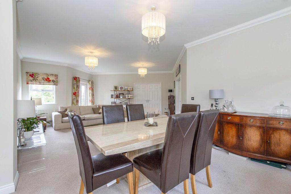 House in Newcastle upon Tyne, North Gosforth - More