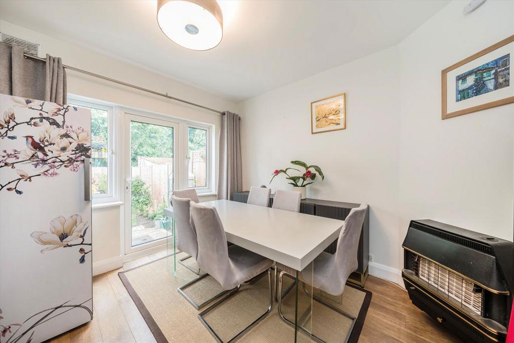 Dining room, fireplace