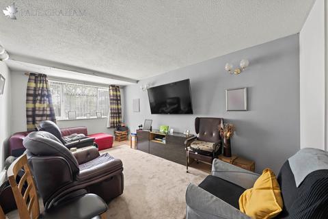 undefined, Barnard Close, Wallington