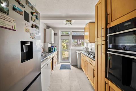 undefined, Barnard Close, Wallington