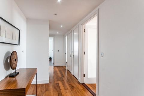 2 bedroom flat to rent, No 1 Building, Gunwharf Quays, PO1