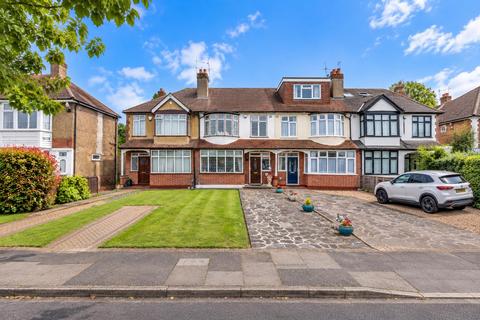 3 bedroom terraced house for sale, Inveresk Gardens, Worcester Park