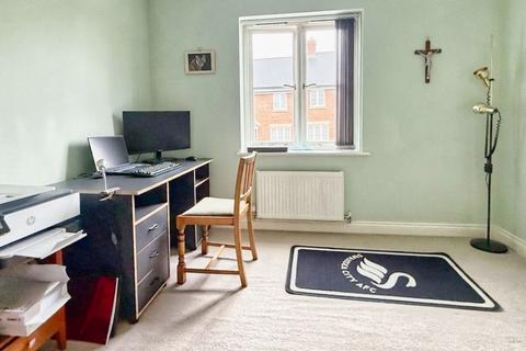 2 bedroom flat for sale, Meadow Bank, Llandarcy, SA10