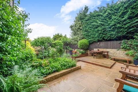 2 bedroom flat for sale, Crane Court, Sheen Gate Gardens, London, SW14