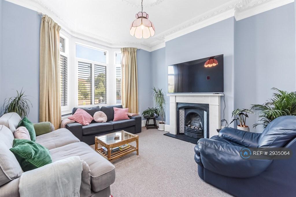 1 bedroom in a house share to rent