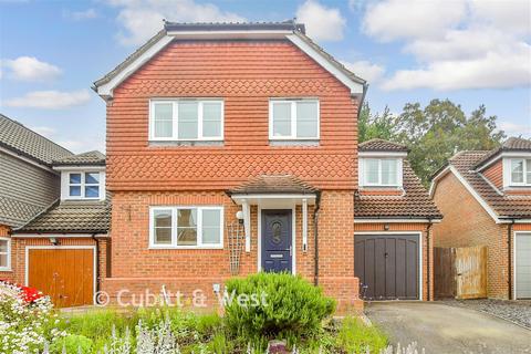 4 bedroom detached house for sale, Richmond Way, East Grinstead, West Sussex
