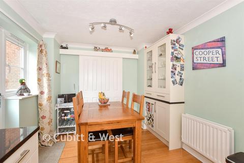4 bedroom detached house for sale, Richmond Way, East Grinstead RH19