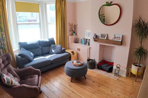 3 bedroom semi-detached house for sale, Coronation Road, Cowes