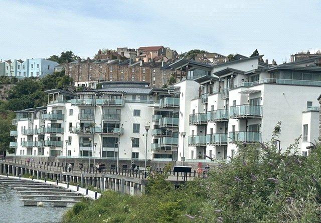 3 bedroom flat for sale