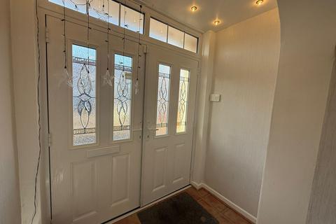 4 bedroom end of terrace house to rent, Ash Grove, Hounslow TW5