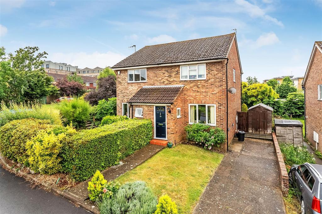 Detached house exterior, garden