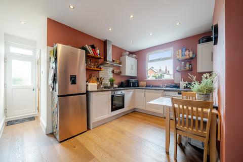 2 bedroom apartment for sale, Crown Lane, Bromley, Kent, BR2