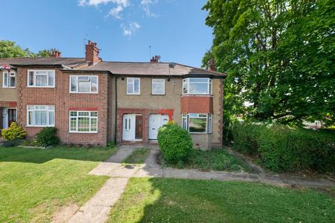Floriston Court, Whitton Avenue West