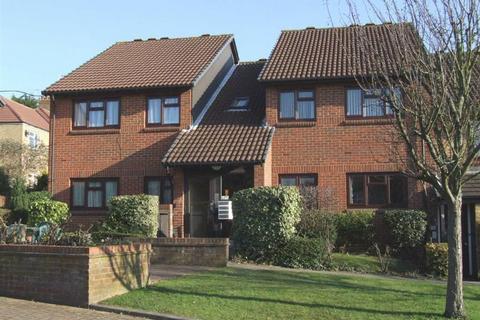 Bladon Gardens, Harrow
