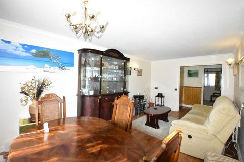 2 bedroom apartment for sale, Bladon Gardens, Harrow