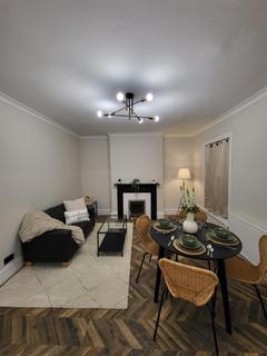 2 bedroom flat to rent, Gilbert Road, Belvedere