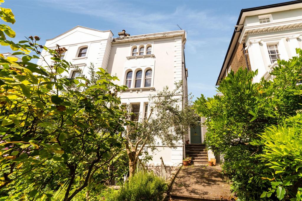 Detached house exterior, garden