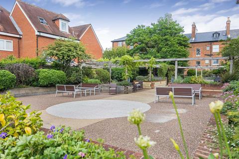 2 bedroom flat for sale, Station Road, Henley-On-Thames RG9