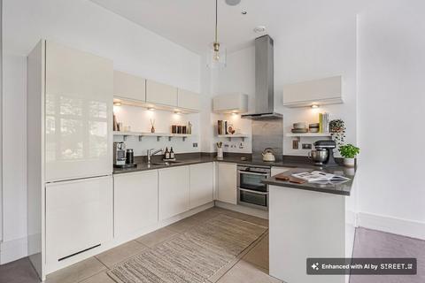 2 bedroom flat for sale, Station Road, Henley-On-Thames RG9