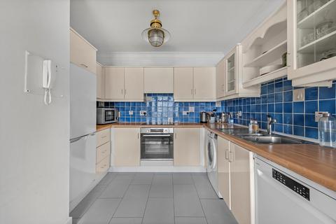 1 bedroom flat for sale, Trafalgar Court, Wapping Wall, London, E1W
