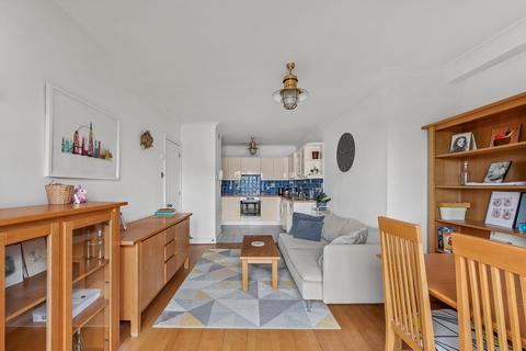 1 bedroom flat for sale, Trafalgar Court, Wapping Wall, London, E1W