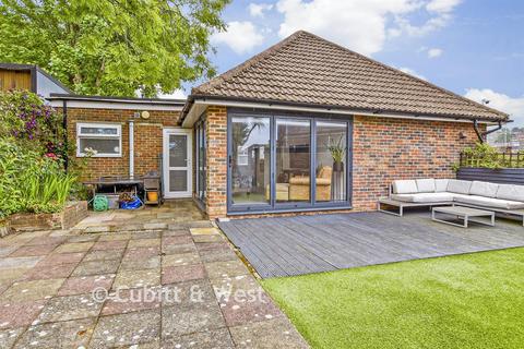 3 bedroom detached bungalow for sale, Sunnydale Close, Brighton BN1
