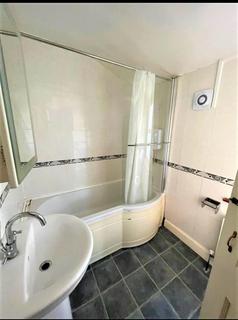 3 bedroom terraced house to rent, Shakespeare Crescent, London, London, E12