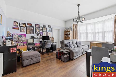 1 bedroom ground floor flat for sale, Caroe Court, London, N9