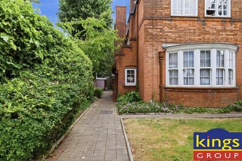 1 bedroom ground floor flat for sale, Caroe Court, London, N9