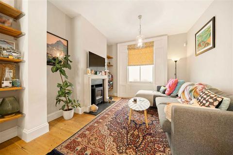 2 bedroom terraced house for sale, Old Ford Road, London E2